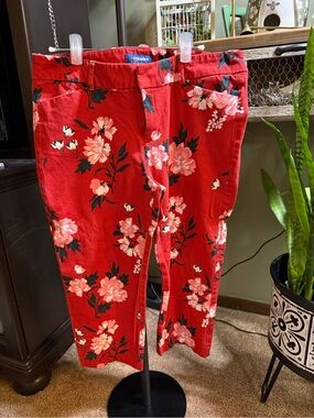 Floral capri pants